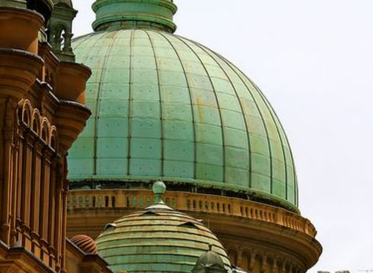 Mái vòm kính màu biểu tượng của Queen Victoria Building Sydney Úc